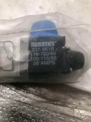Numatics 031SS4002000030 1/8″ Direct Double Solenoid Valve 150PSIG 120VAC -NIB