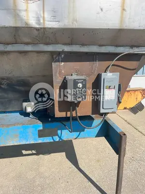 Unknown Manufacturer: Used 10' x 8' Spreader Body Hopper