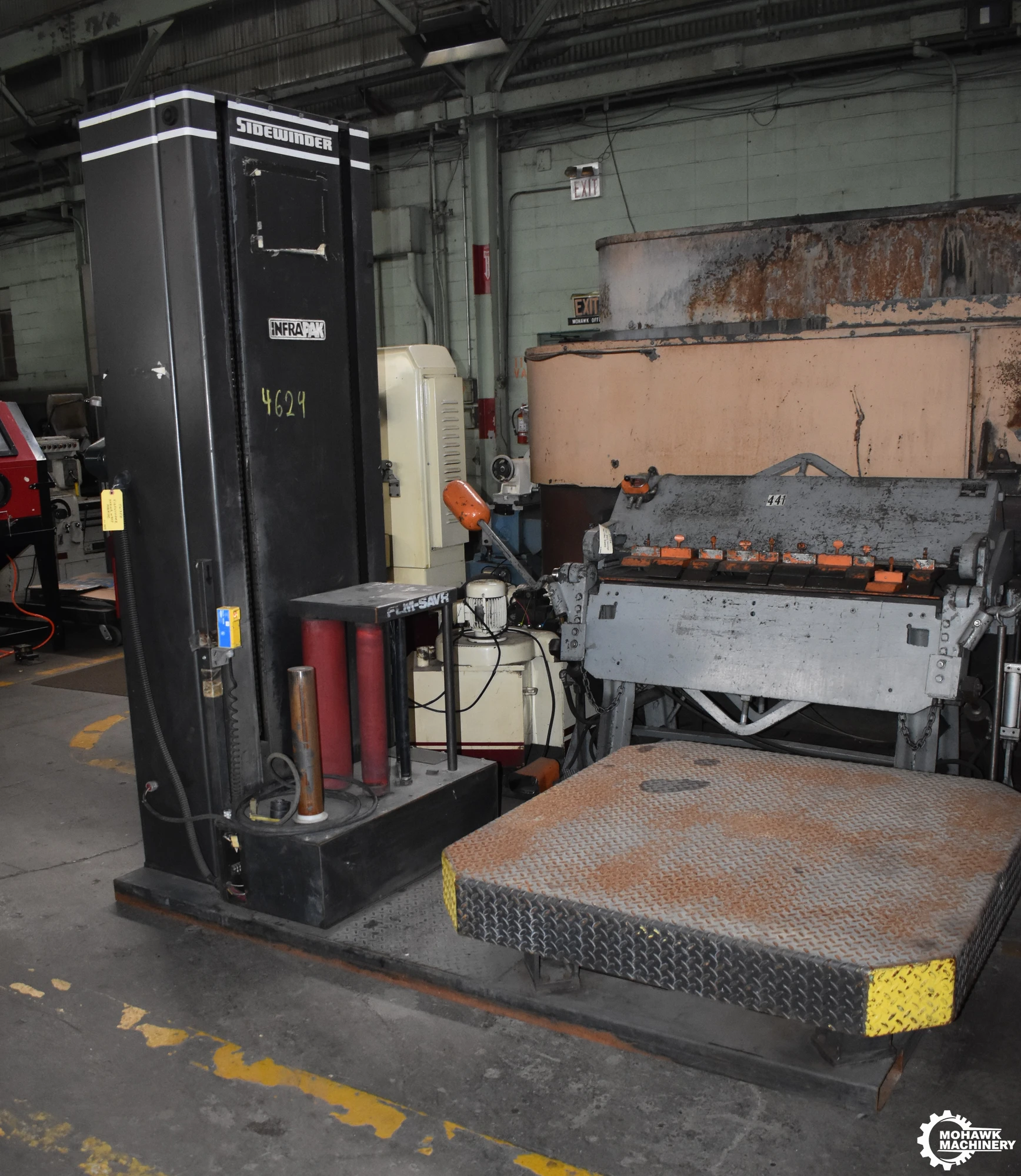50” INFRAPAK "HPS-SW” SIDEWINDER PALLET STRETCH-WRAPPER w/50" x 50" PLATFORM - 72” HEIGHT CAPACITY - 5000 LB LOAD CAPACITY - SINGLE PHASE ELECTRICS