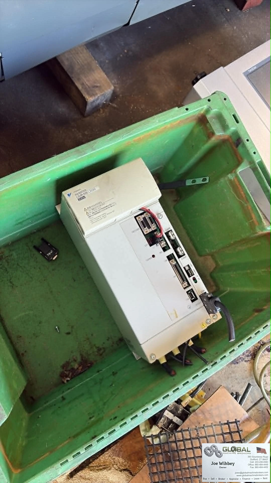 Yaskawa CIMR-MXL2030 Industrial Inverter / Servo Drive Amplifier
