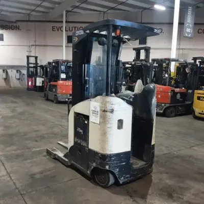 USED 2016 CROWN RR5725-45