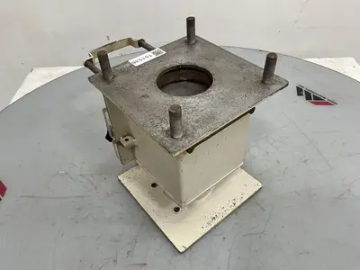 USED METAL FABRICATOR NO MODEL NUMBER / NO TAG