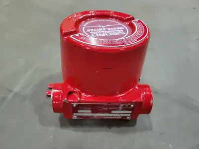 InnovaSwitch Flow Relay Switch w/ XJIHS1 Enclosure