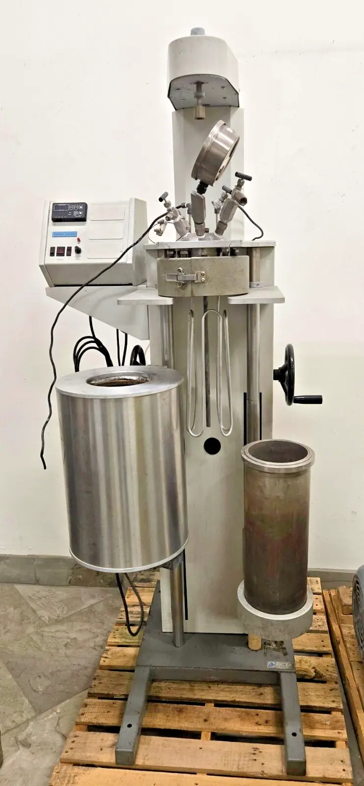Parr Instrument 4554 Stirred Reactor 2 Gallon Pressure Vessel 4843 Controller