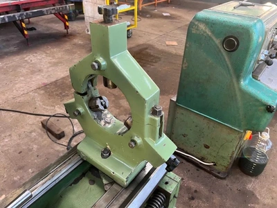 ZMM Centre Lathe, in very good used condition, visible under power