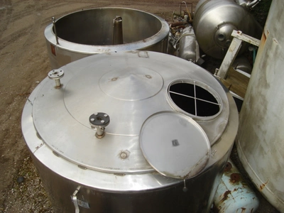 3700L S/S Enclosed Mixing Tank