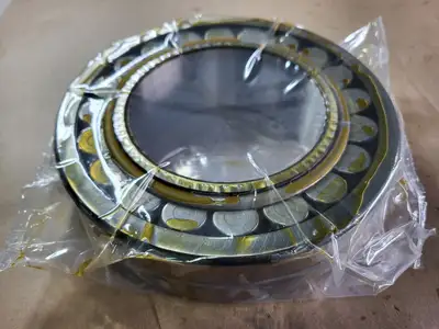 NEW SKF 22226 EK