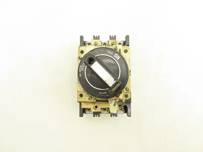Fuji Electric EA203A Circuit Breaker Rotary Disconnect Switch 225A 600V 3 Pole