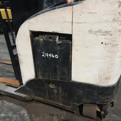 USED 2018 CROWN RR5725-45