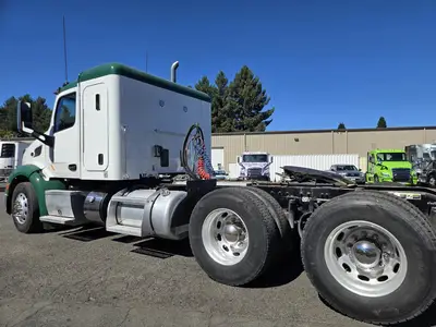 USED 2015 PETERBILT 579