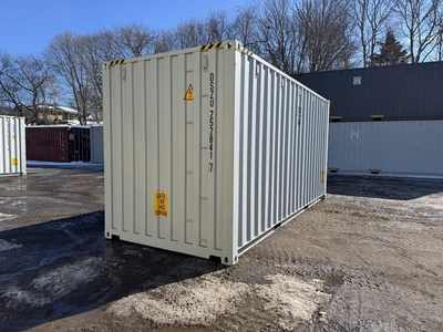 NEW 2024 TRITON V300ULC