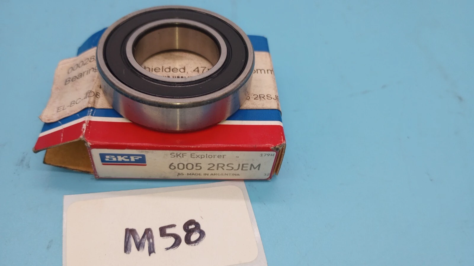 NEW SKF SKF 6305 2RSJEM- RADIAL/DEEP GROOVE BALL BEARING, 25X62X17