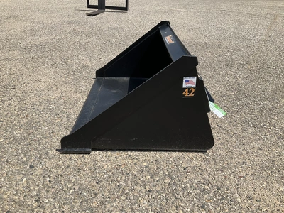Used TOMAHAWK 42" SMOOTH BUCKET Skid Steer Buckets Michigan US | Miedema Asset Management Group #1342512