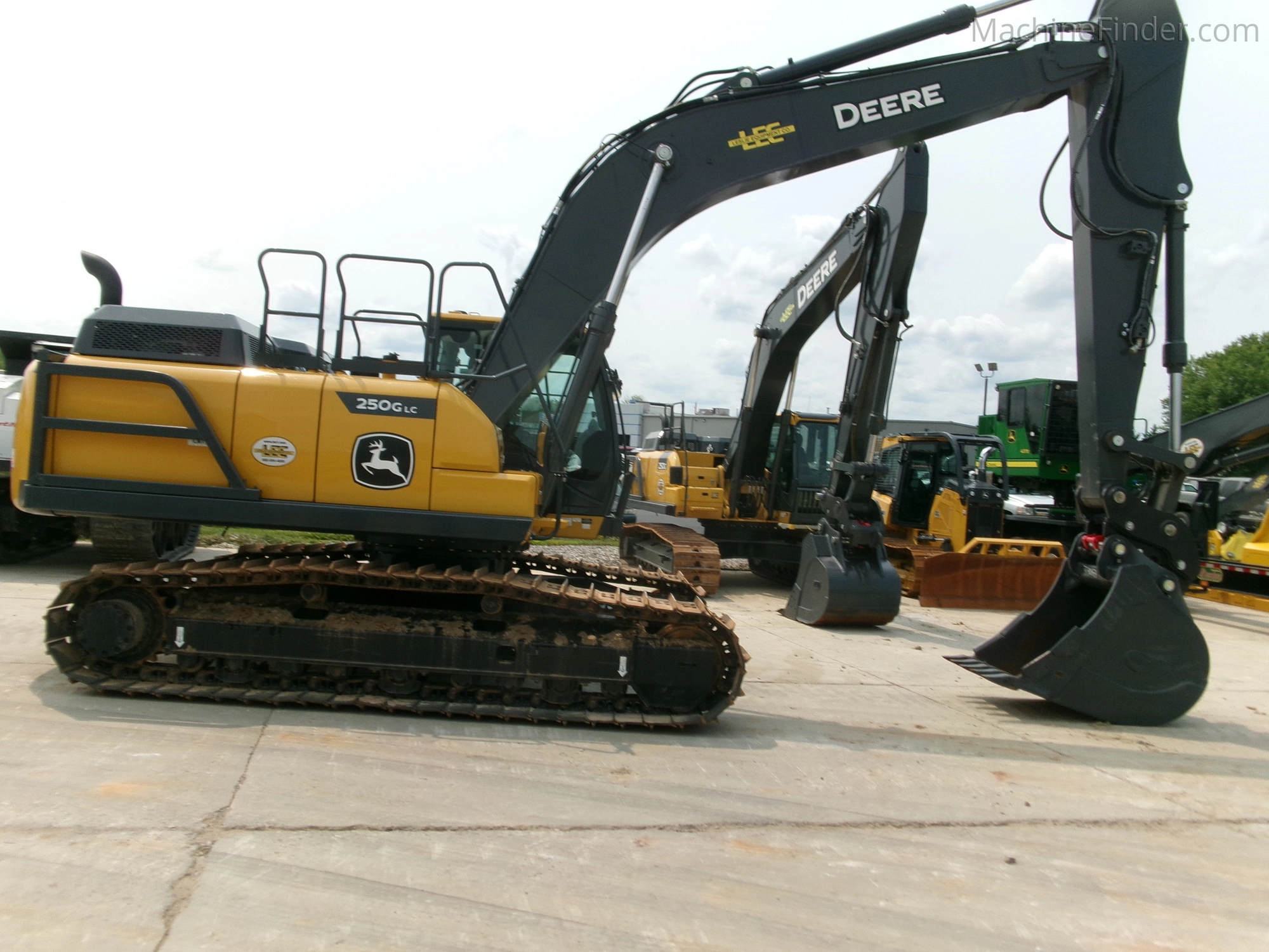 USED 2019 Deere 250GL