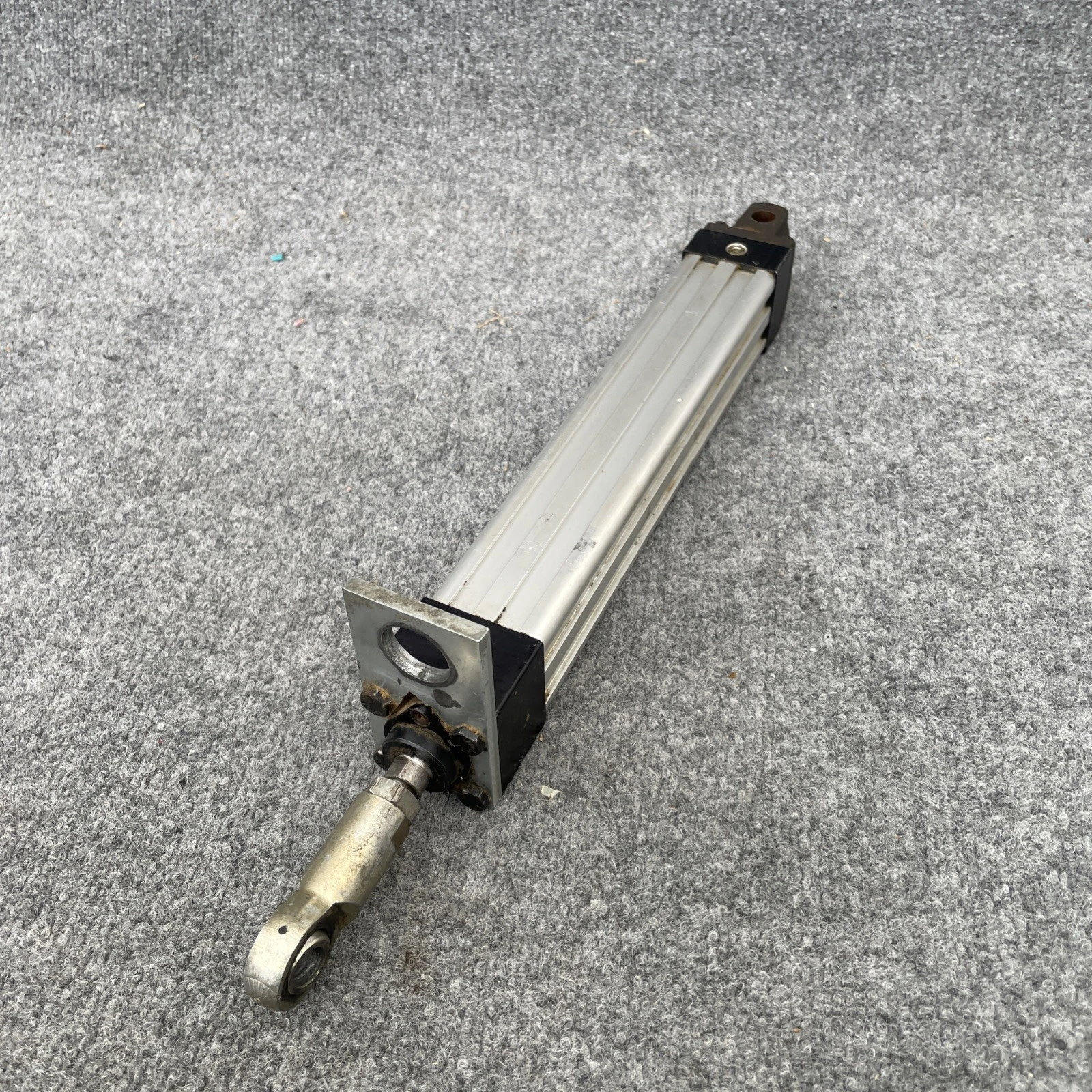 Used Numatics UL-646946-1 Pneumatic Cylinders California US | Davliegogo LLC #1707941