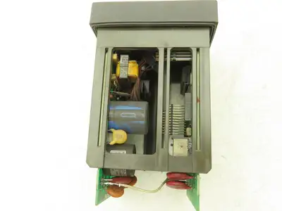 Honeywell UDC3300  Digital Temperature Controller DC330B-E0-000-20-000000-00-0