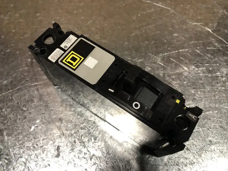Used SQUARE D FHP17015 Switchgears British Columbia CA | Lenmark #241011