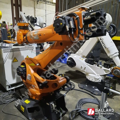 KUKA KR 180 R2900 Robot w/ KRC4 Controller