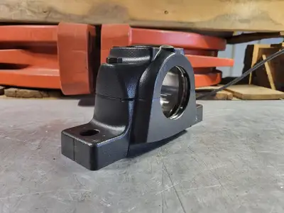 NEW SKF SE512-610