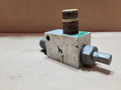 Used SUN HYDRAULICS CAD 8AN8 Parts (Hydraulics and Pneumatics) British Columbia CA | Lenmark #1440871