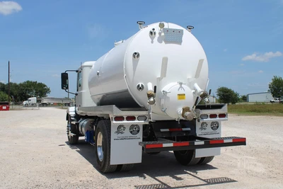 New | in-Stock 2027 MACK MD7 Septic/Sewer/Vacuum Trucks Texas US | Roll Off Truck World #1491897