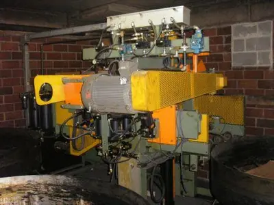 Spadone White Sidewall Buffer