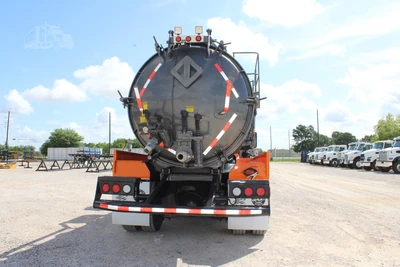 Used 2020 INTERNATIONAL MV Septic/Sewer/Vacuum Trucks Texas US | Roll Off Truck World #1491776