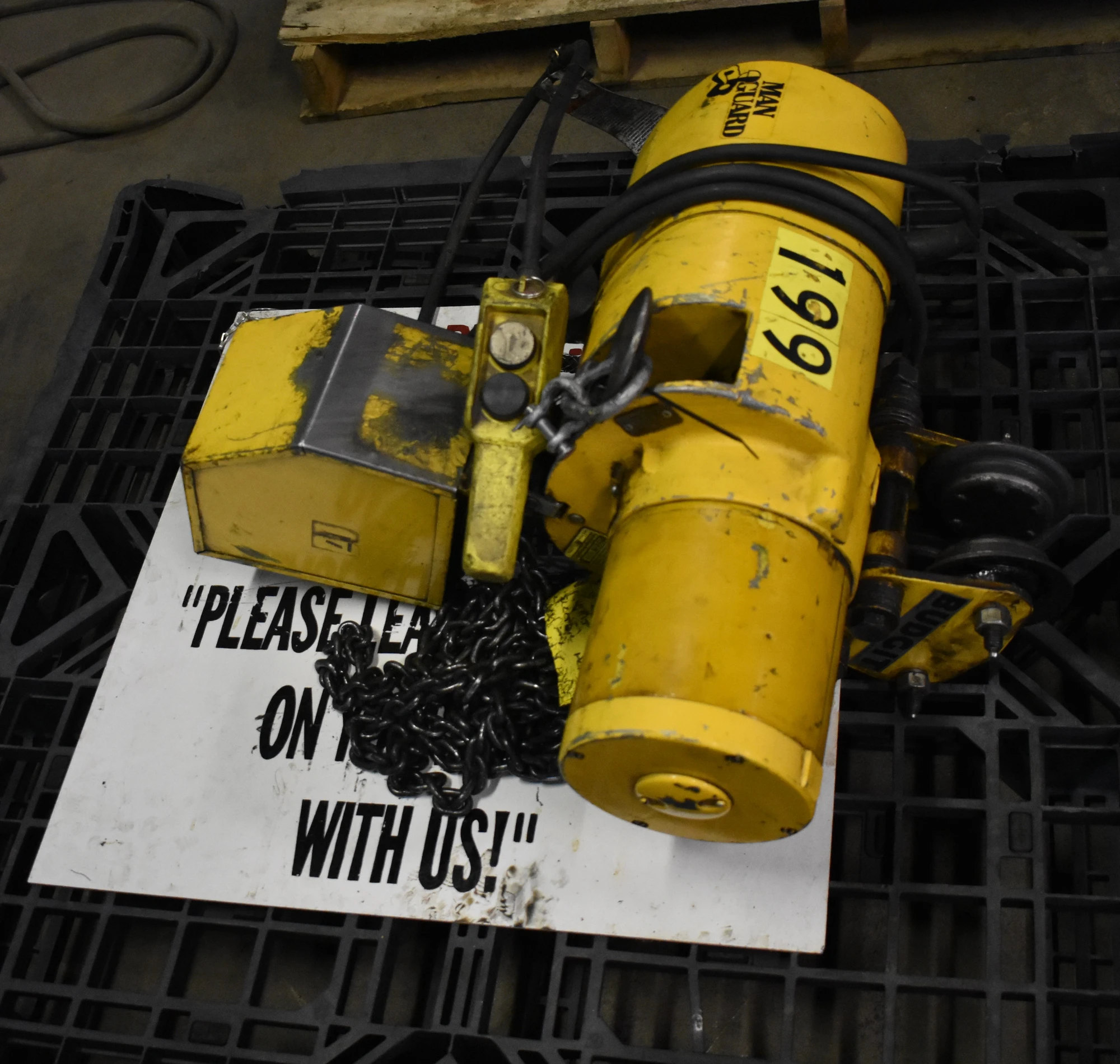1/2 TON BUDGIT "113453-18" ELECTRIC CHAIN HOIST w/PENDANT & TROLLEY