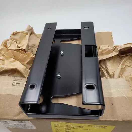 New | in-Stock LINCOLN ELECTRIC LINCOLN 9SS28458 FRONT MOUNTING BRACKET *NEW* IN BOX Misc Fasteners | ND Industrial Surplus #1218994