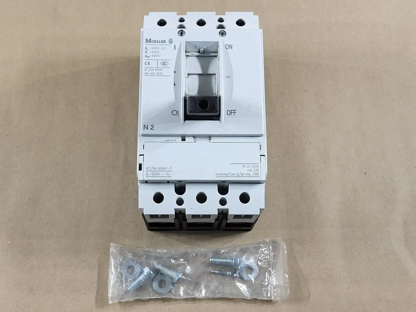 USED MOELLER N2-200
