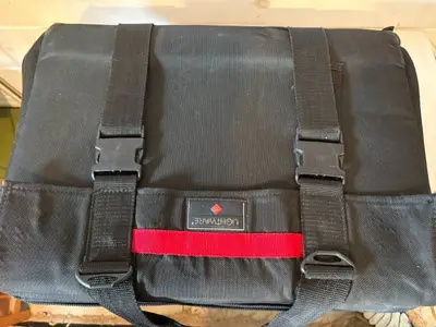 Photogenic PowerLight 1250C monolight in carrying case