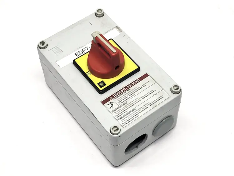 Used Telemacanique VC2GU Relays & Switches Michigan US | Maverick Industrial Sales #1391556