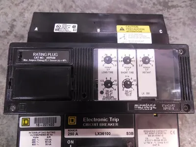 Square D LX36100 Electronic Trip Circuit Breaker 100A 600VAC no Rating Plug Used