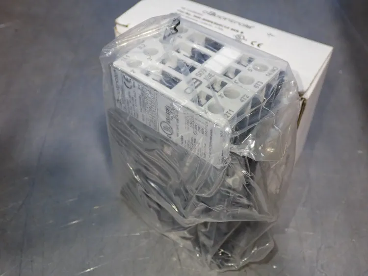 New | in-Stock C3 CONTROLS 300S09M30 PLC Contactors Ohio US | HGR 24 #786956