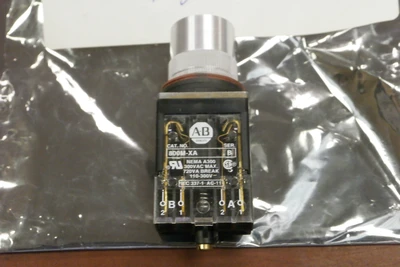 USED Allen-Bradley 800MR-QA24