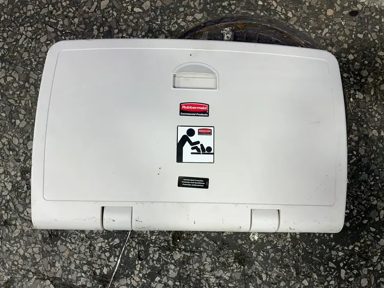 Used RUBBERMAID FG7818/FG7819 Miscellaneous MRO Ohio US | HGR 24 #1517061