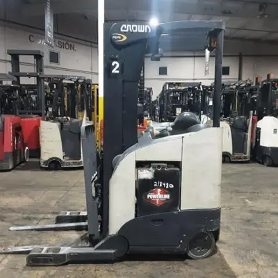 USED 2019 CROWN RR5725-45