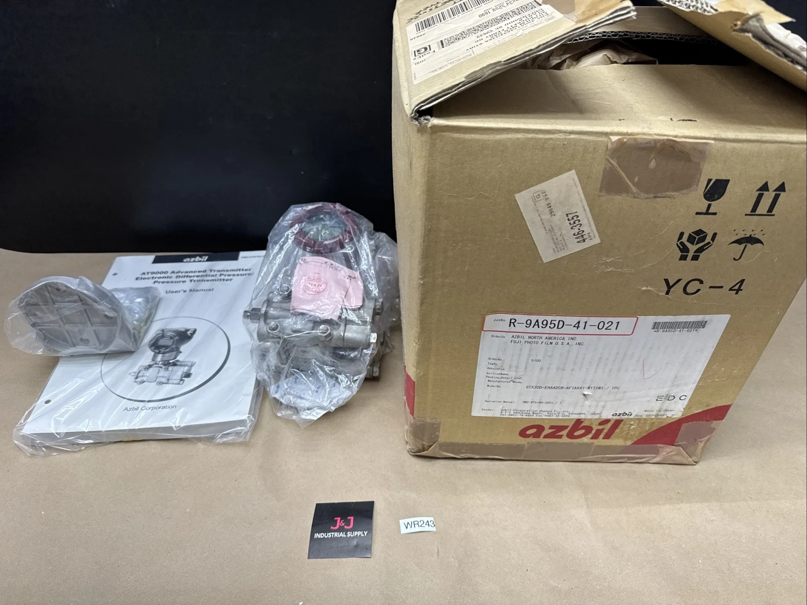 NEW Azbil GTX30D-EHAADCB-AF1AXA1-W1