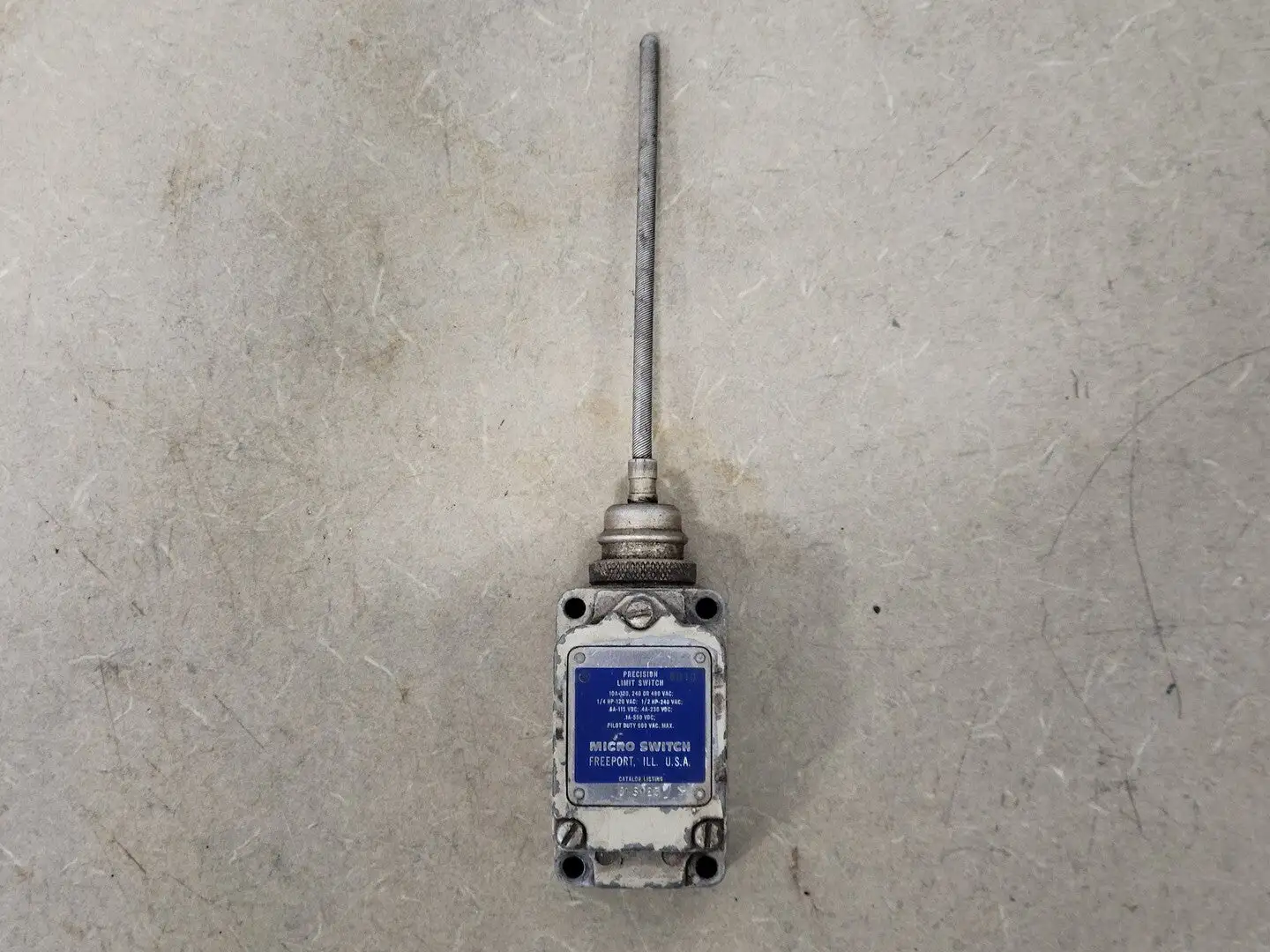 USED MICRO SWITCH 8LS125