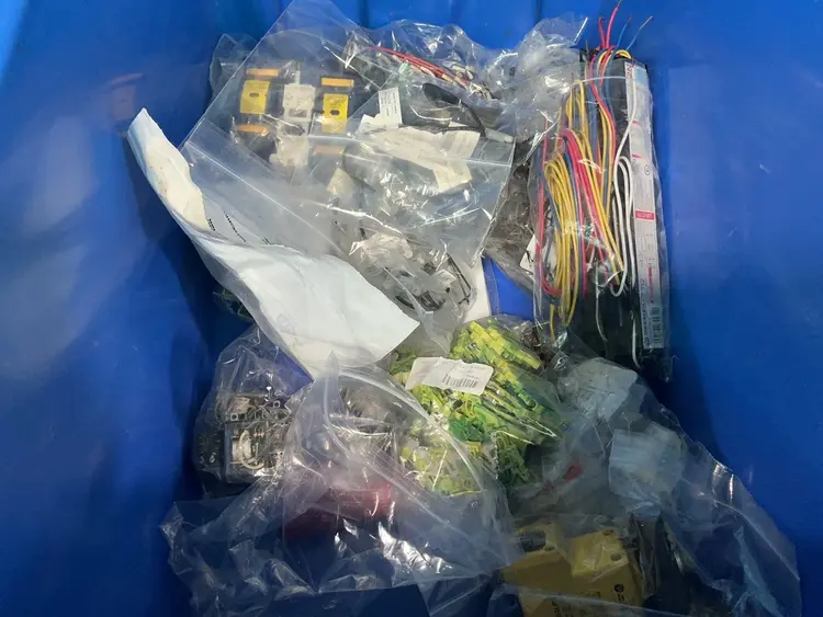 Used GENERAL ELECTRIC, COOPER BUSSMANN, OMRON _UNKNOWN_ Electronics & Components Ohio US | HGR 24 #1507806