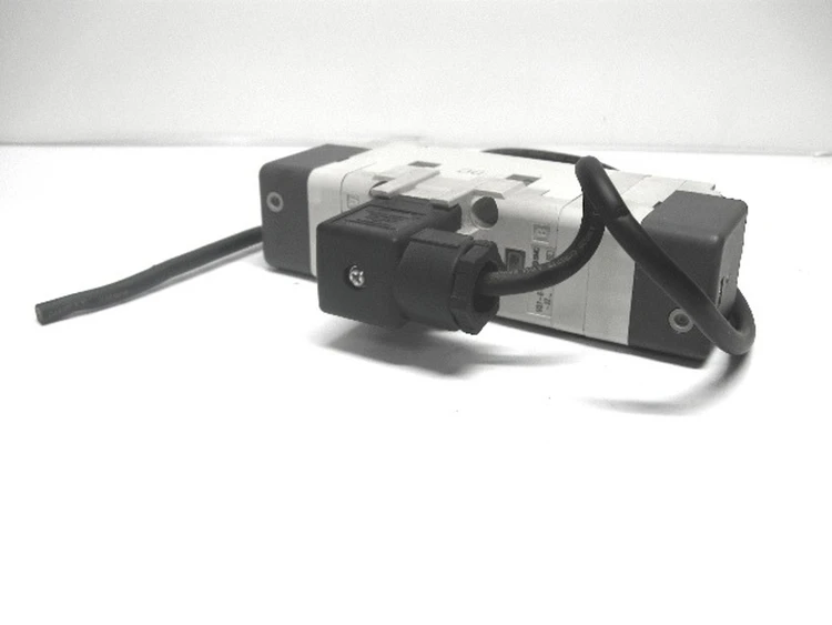 Used SMC VQ7-6-FHG-D-3Z Solenoid Valves | Industrial Parts R Us Inc. #360976