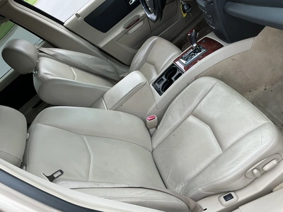 USED 2005 CADILLAC SRX