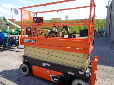 USED 2023 JLG ES2632