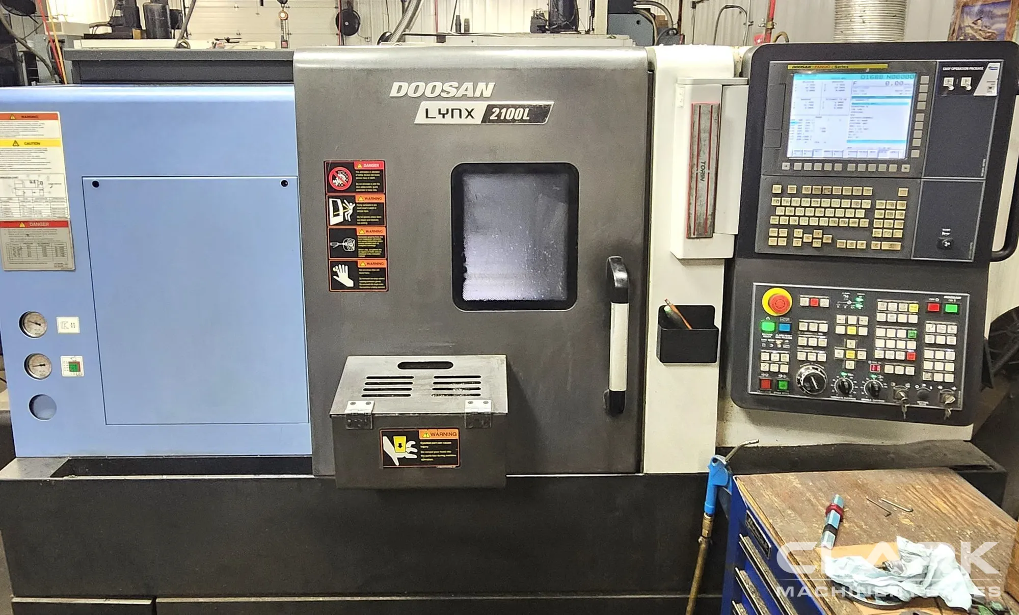 2017 DOOSAN LYNX 2100LB, 2.6" BAR CAPACITY