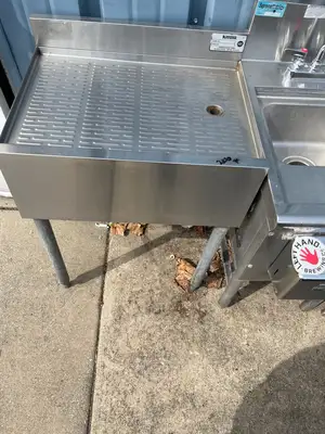 Used Krowne Used 24" Krowne Stainless Steel Under Bar Drainboard - SS107 Underbar Equipment Illinois US | Falcon Restaurant Supply #1375992