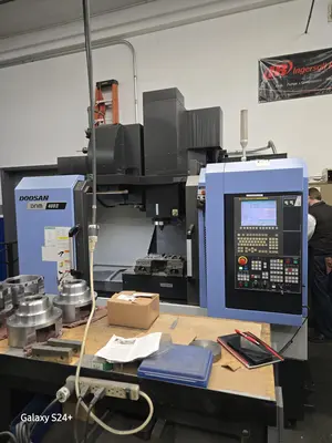 2015 DOOSAN DNM 400 II Vertical Machining Centers | Midstate Machinery (2)