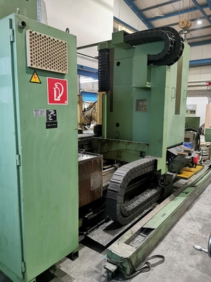 ANAYAK Travelling Column Bed Type Milling Machine, good working condition, visible under power, VIDEOS