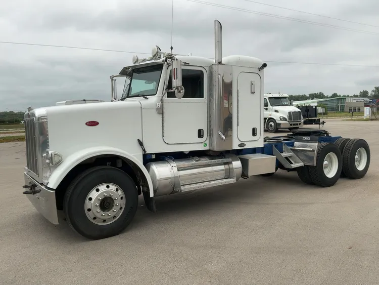 Used 2006 PETERBILT 378 Conventional trucks Michigan US | Miedema Asset Management Group #1328945