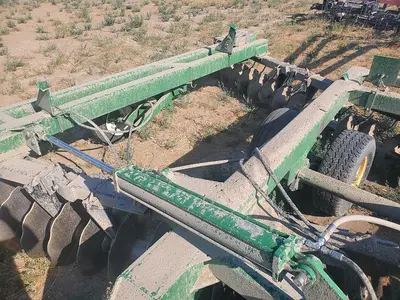 USED JOHN DEERE 650
