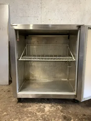152-0661 Silver King DEFF-27SD Self Contained Undercounter Freezer